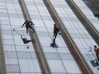 專業(yè)蘭州外墻高空作業(yè)清洗 為您的建筑物保駕護航